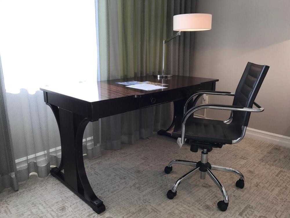 Executive Queen Room interior
